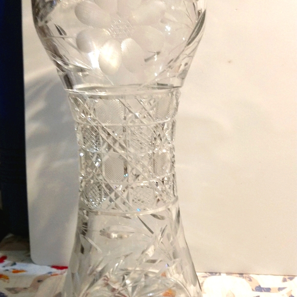 Botanical Elegant Vintage Crystal Hand-Cut Heavy 12" Vase Hourglass Shape 5 lbs. - Picture 8 of 16